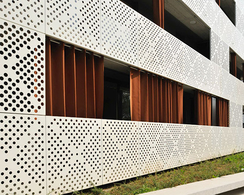 沈陽石材幕墻安裝流程詳解：從基礎(chǔ)準(zhǔn)備到完美收官的每一步